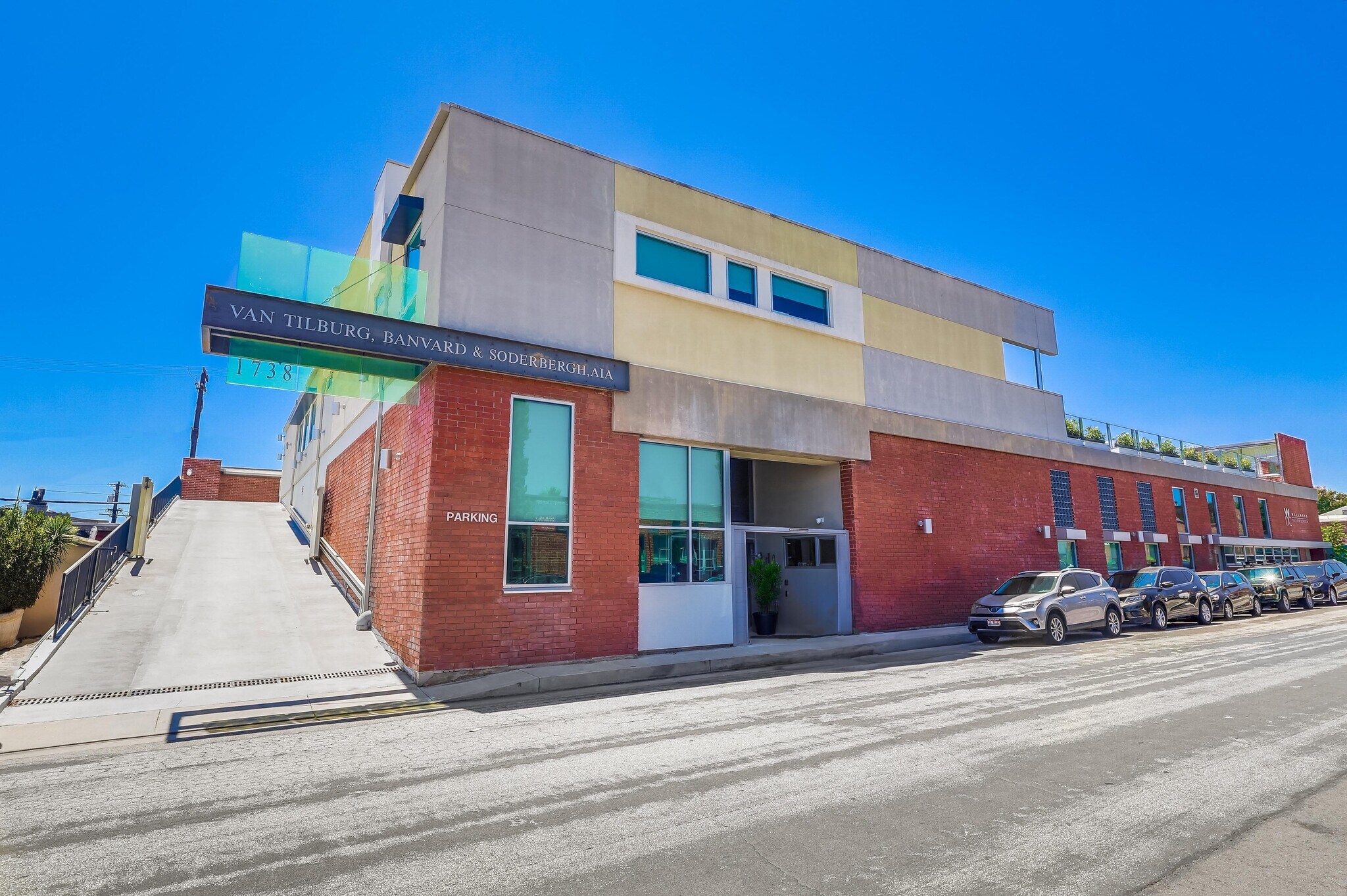 1738 Berkeley St, Santa Monica, CA for lease Building Photo- Image 1 of 19