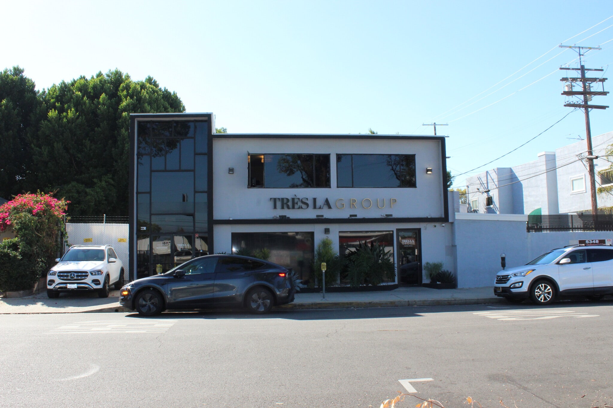 21926 Costanso St, Woodland Hills, CA for sale Interior Photo- Image 1 of 8