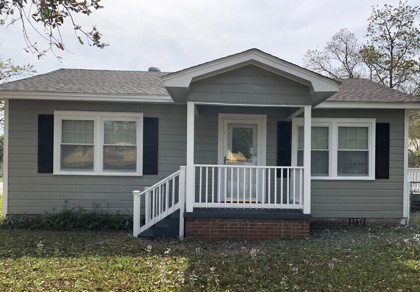 19011 Pineville Rd, Long Beach, MS 39560