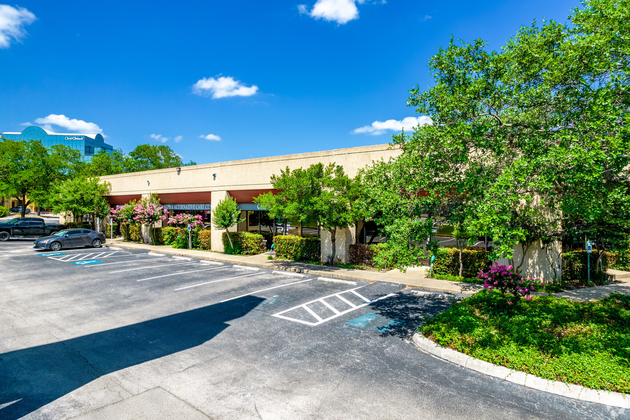 1006-1030 Central Pky S, San Antonio, TX for lease Building Photo- Image 1 of 9