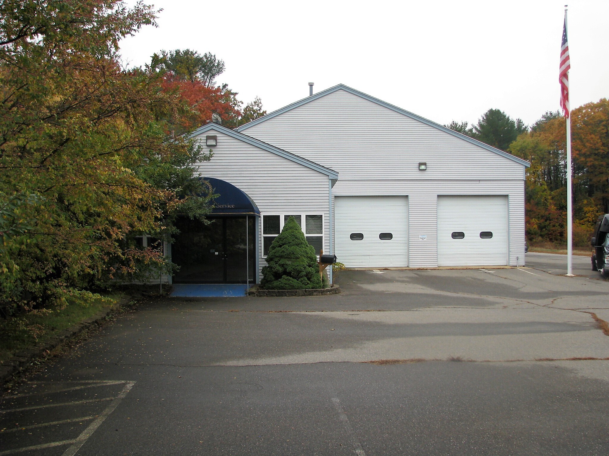 34 Lafayette Rd, North Hampton, NH 03862 DRIVE THROUGH WAREHOUSE3