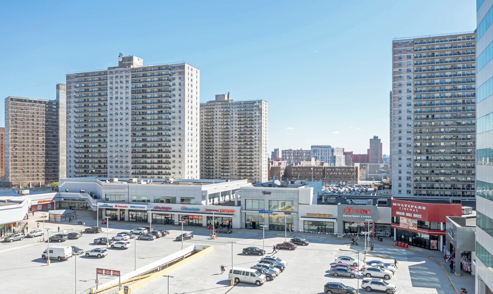 200-238 E 161st St, Bronx, NY for lease - Building Photo - Image 1 of 5