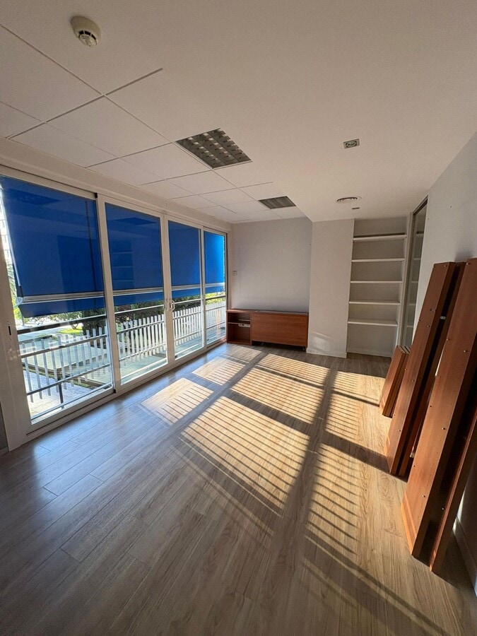 Madrid, MAD 28003 - Unit 0 -  - Interior Photo - Image 1 of 8