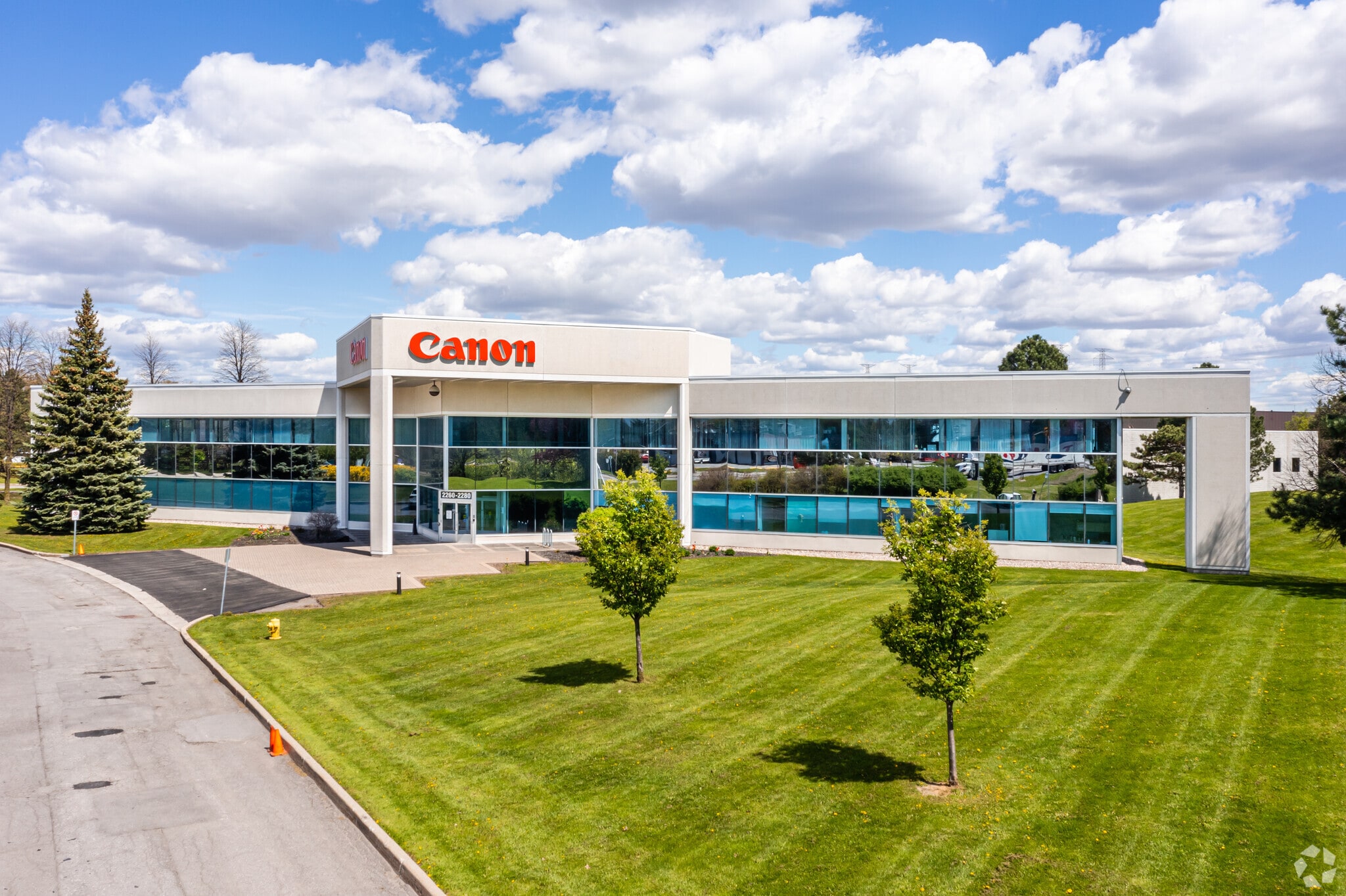 2260-2300 Walkley Rd, Ottawa, ON for lease Building Photo- Image 1 of 11