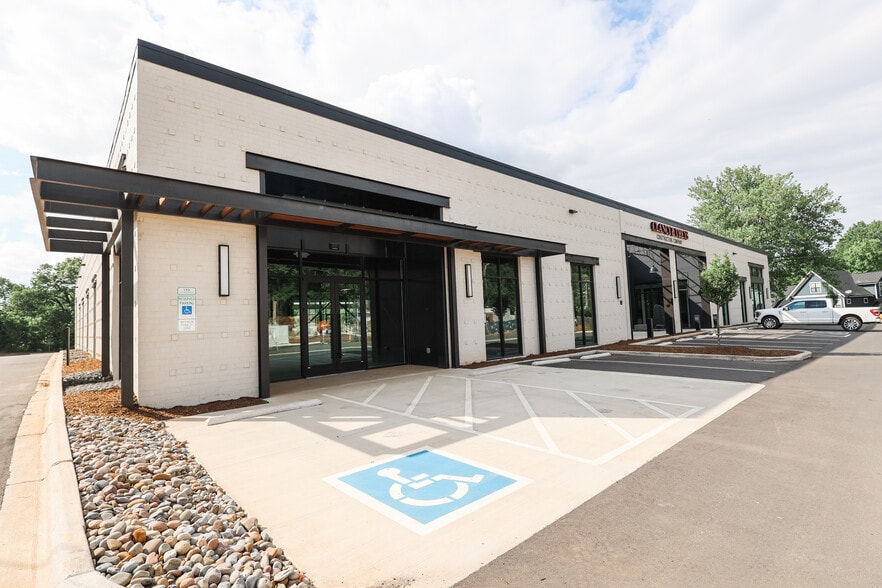 2218 Toomey Ave, Charlotte, NC for lease - Building Photo - Image 3 of 7