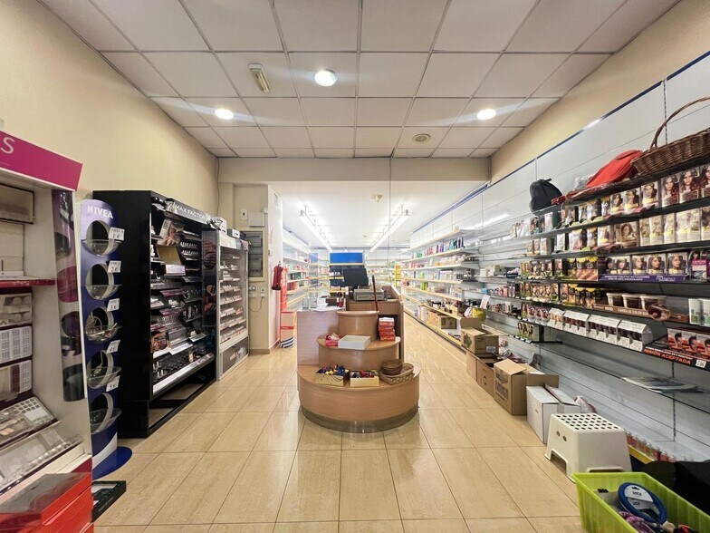 Retail in Castrillón, Asturias for sale - Interior Photo - Image 2 of 14