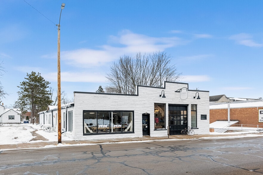 219 Jefferson St, Waupaca, WI for sale - Building Photo - Image 3 of 62