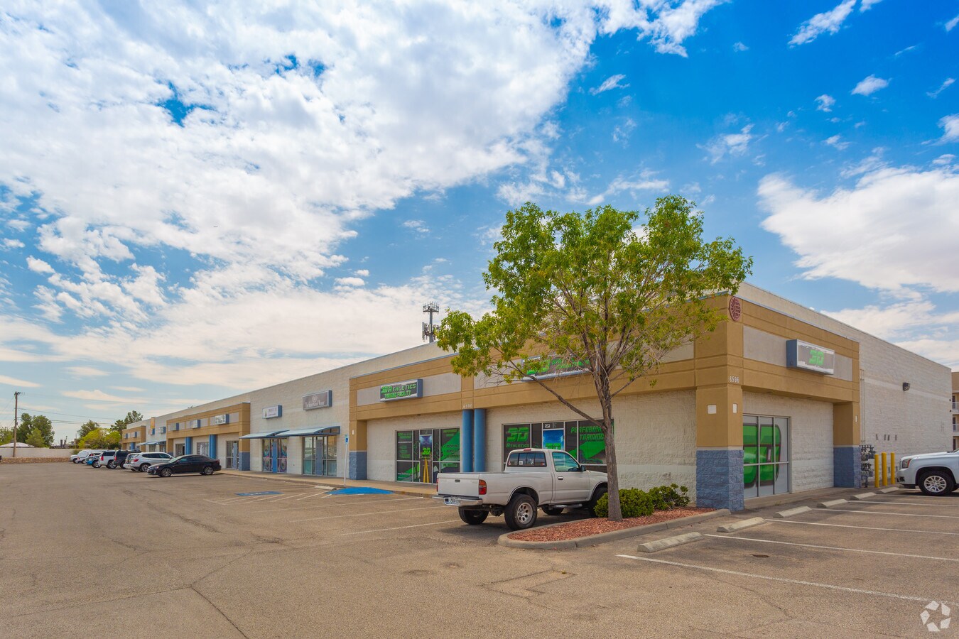 6596 Montana Ave, El Paso, TX 79925