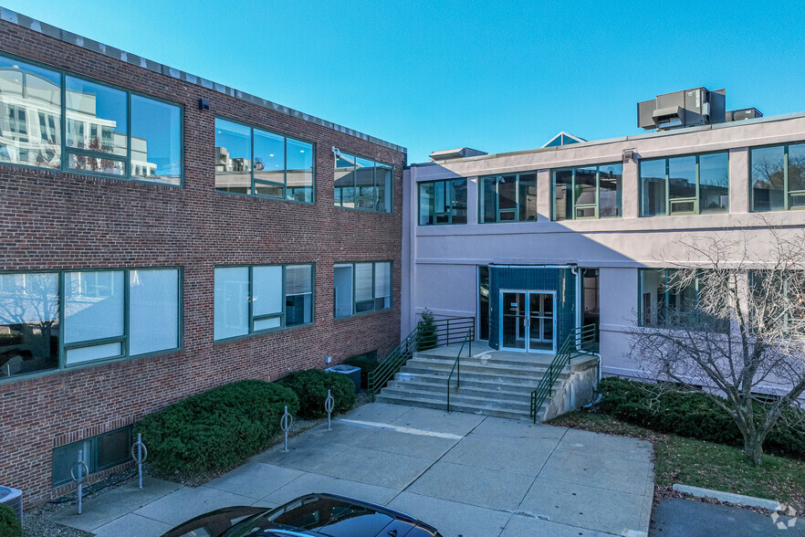 1035 Cambridge St, Cambridge, MA for lease - Building Photo - Image 2 of 11