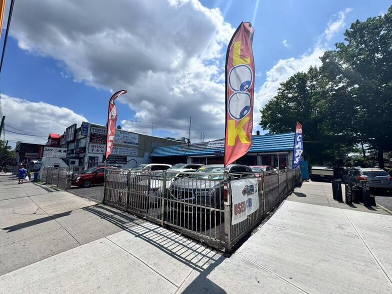 4616 Kissena Blvd, Flushing, NY for lease - Building Photo - Image 1 of 4