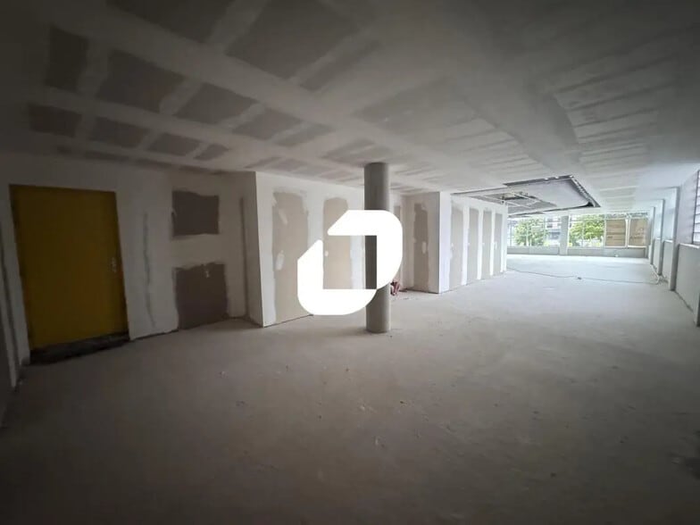 Office in Strasbourg for lease - Interior Photo - Image 3 of 6