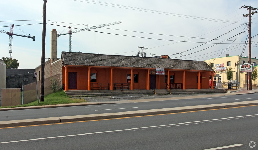 2322 University Blvd, Silver Spring, MD for sale - Primary Photo - Image 1 of 1