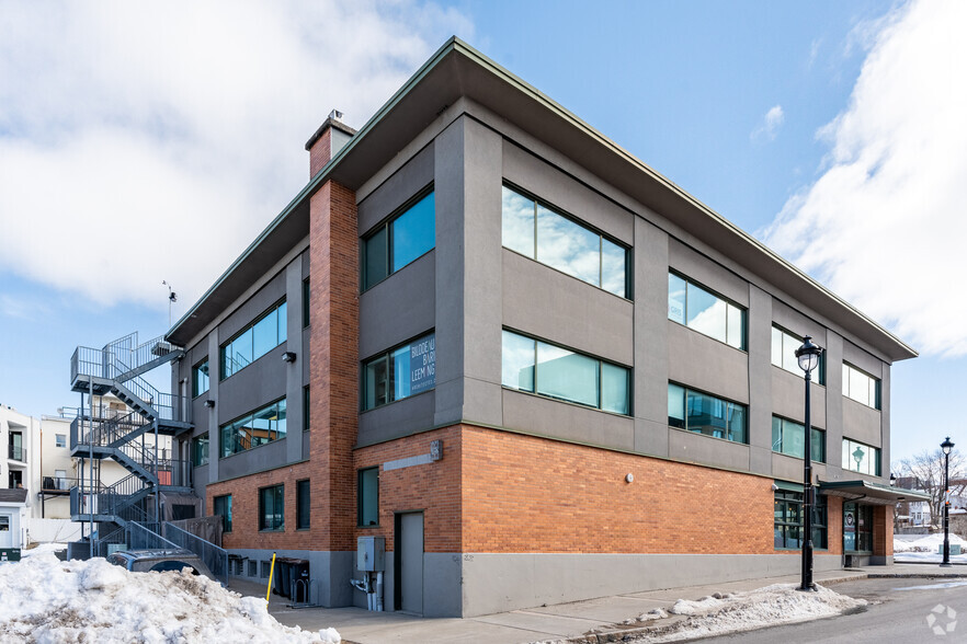 5727-5735 Rue Saint-Louis, Lévis, QC for lease - Building Photo - Image 3 of 3