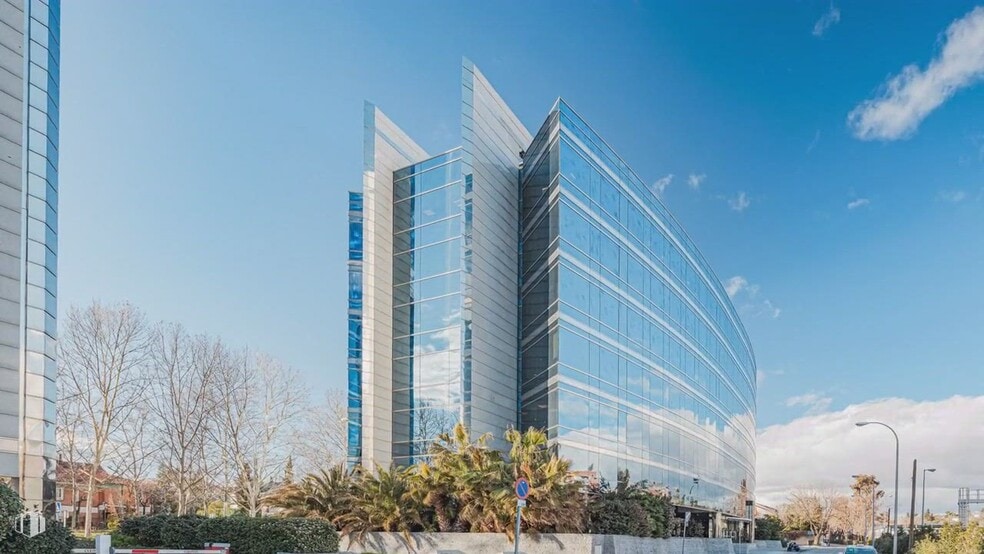 Calle de Eucalipto, 25, Madrid, Madrid for lease - Commercial Listing Video - Image 2 of 21