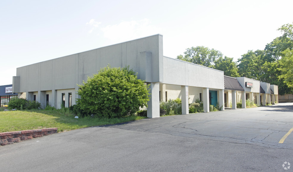 5413 S Westnedge Ave, Portage, MI for lease - Building Photo - Image 2 of 6