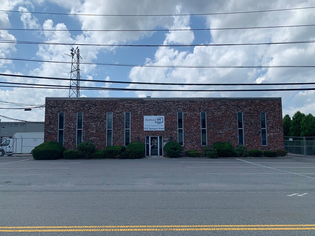 502 Sprague St, Dedham, MA 02026