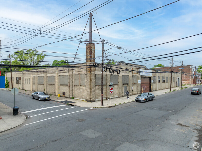 301-325 Brunswick Ave, Trenton, NJ for sale - Primary Photo - Image 1 of 1