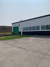 301 W Hintz Rd, Wheeling, IL for lease Building Photo- Image 2 of 2