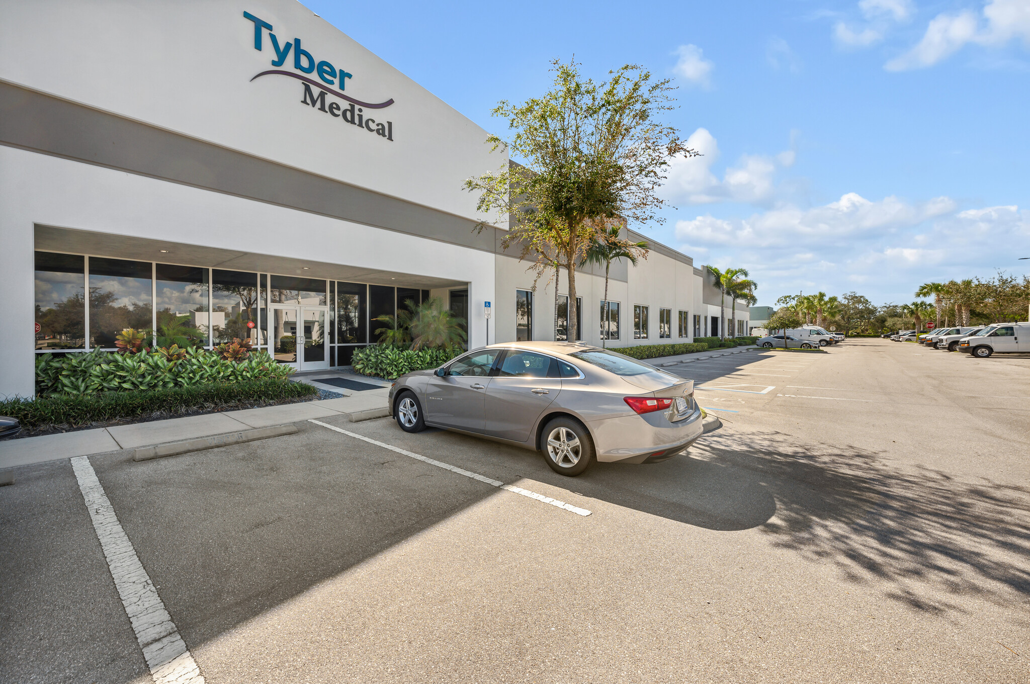 12752 Trade Way Dr, Bonita Springs, FL for lease Building Photo- Image 1 of 10