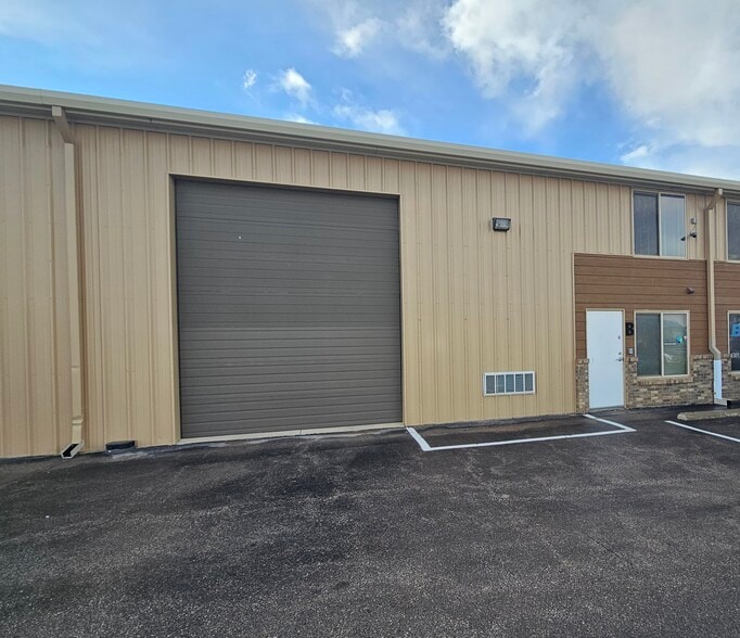 3612 Galt Ct, Rapid City, SD for lease - Building Photo - Image 2 of 11