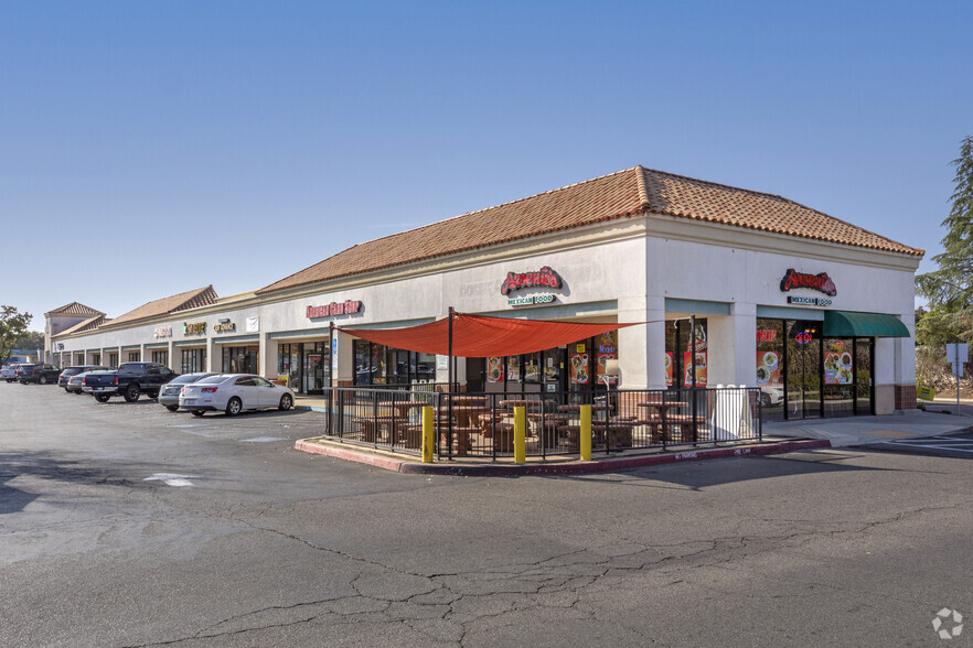 323 W Shaw Ave, Clovis, CA 93612 - Sunflower Marketplace | LoopNet