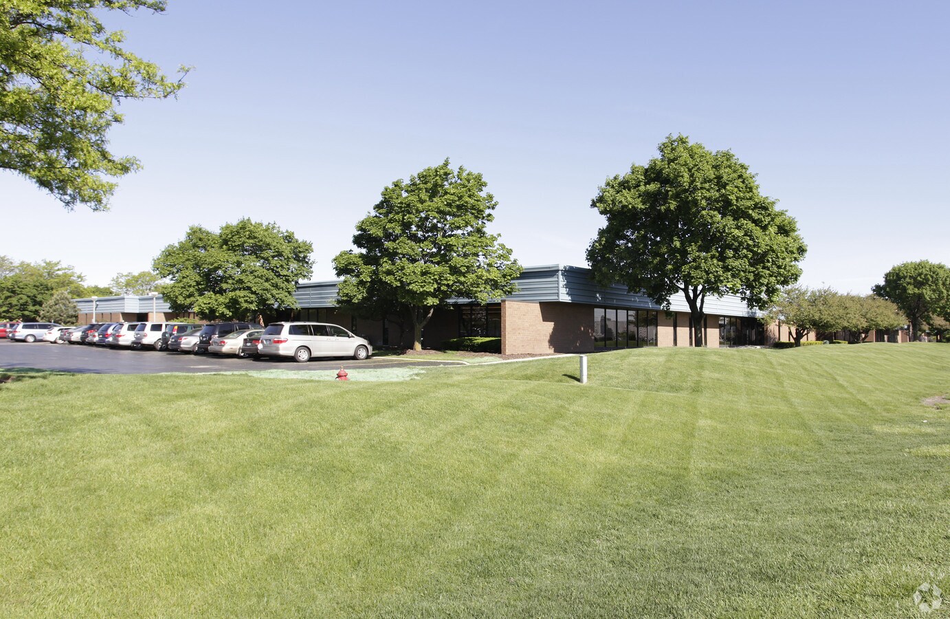 11011171 Tower Ln, Bensenville, IL 60106 U.S. Cellular Information