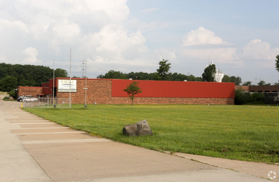 7700 Oak Leaf Rd, Oakwood Village, OH for lease - Building Photo - Image 1 of 10