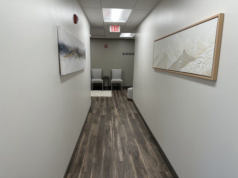 1945 Old Gallows Rd, Vienna, VA for lease - Interior Photo - Image 2 of 44