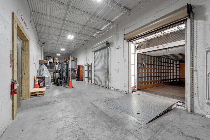 2441 Orlando Central Pky, Orlando, FL for sale - Interior Photo - Image 3 of 6