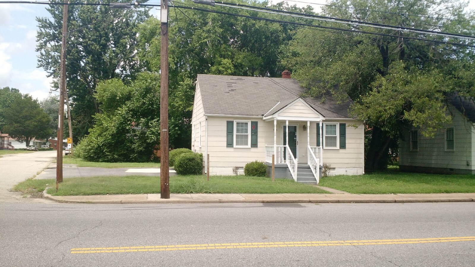 905 W Broadway, Hopewell, VA 23860