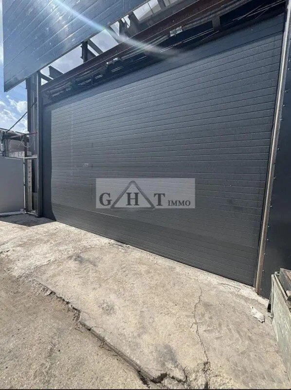 Industrial in Villeneuve-la-Garenne for lease Building Photo- Image 1 of 5