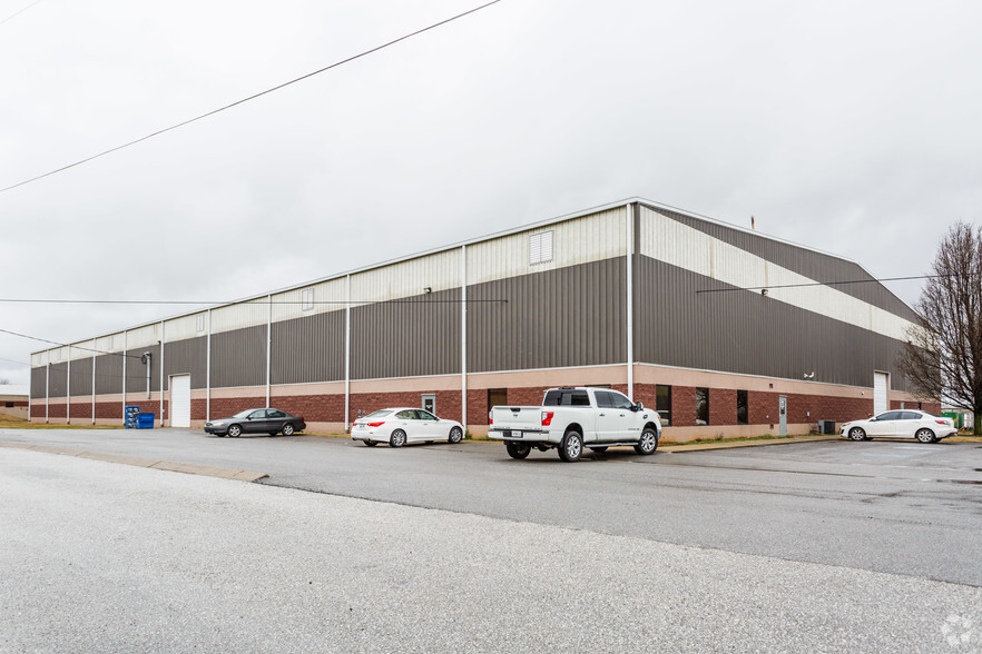 126 Davis St, Portland, TN for lease - Primary Photo - Image 1 of 2