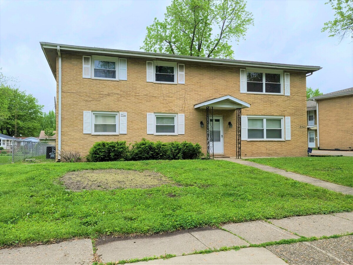 2341 Gillespie St, Springfield, IL 62704