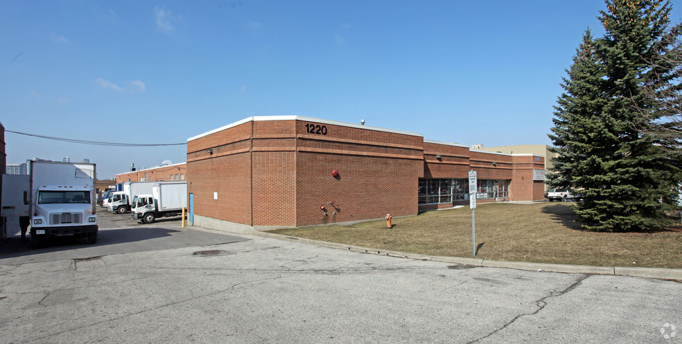 1220 Markham Rd, Toronto, ON for lease - Building Photo - Image 2 of 11