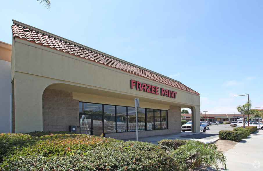 2070 Hacienda Dr, Vista, CA for lease - Building Photo - Image 3 of 6