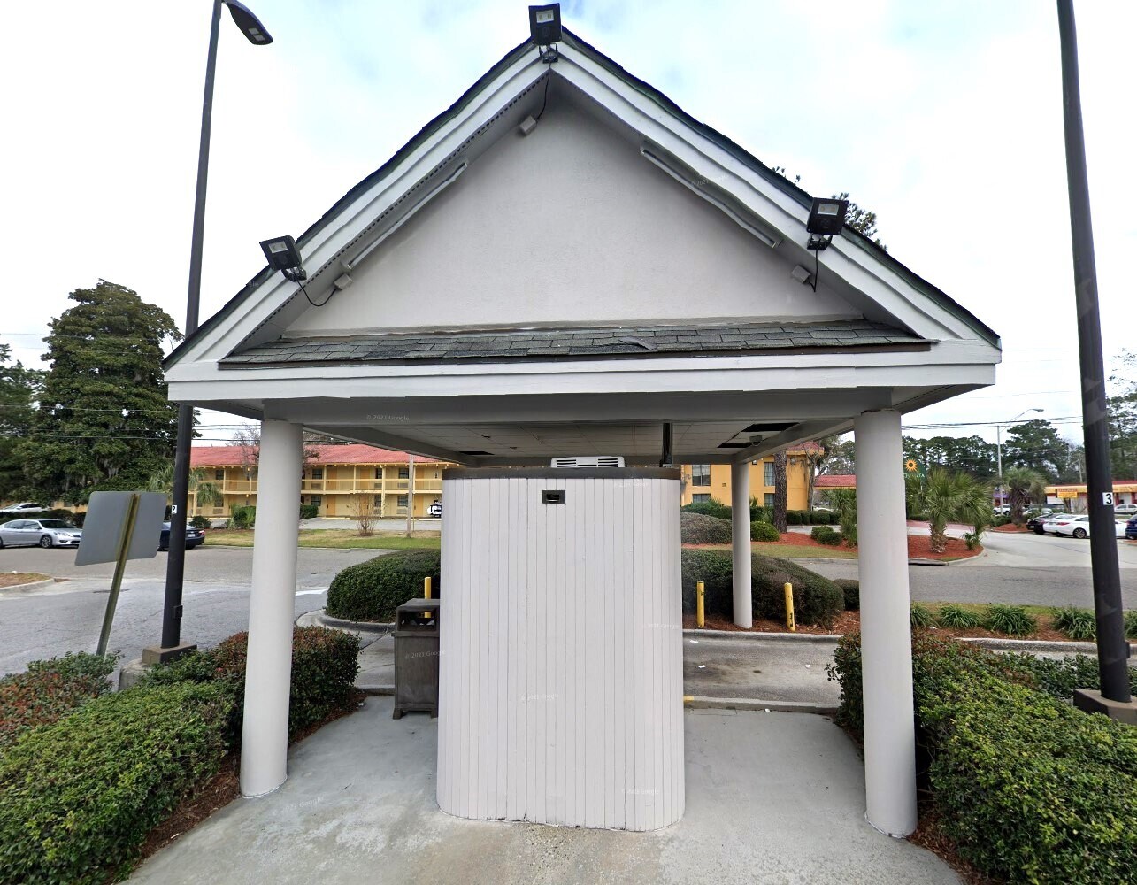 6999 Abercorn St, Savannah, GA 31405 FreeStanding DriveThru ATM on