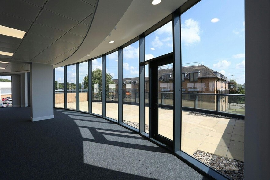 Seacourt Tower, West Way, Oxford for lease - Building Photo - Image 3 of 15