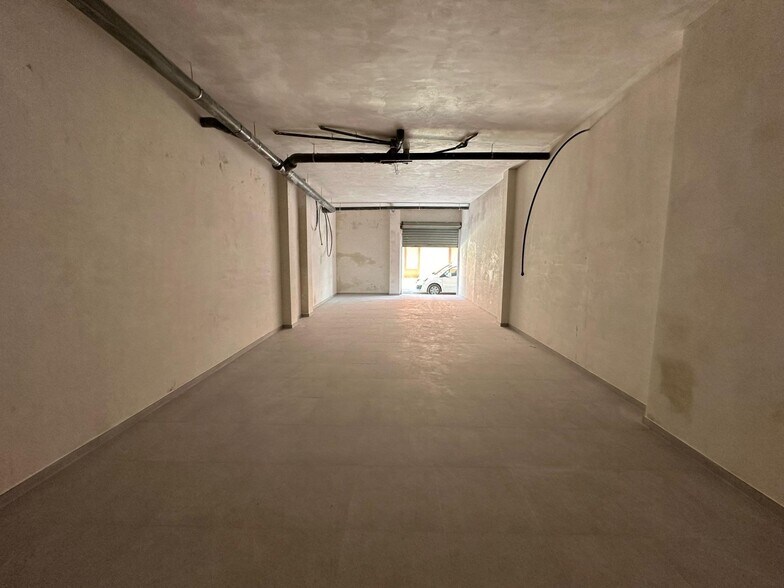 Retail in Alzira for sale - Building Photo - Image 1 of 4