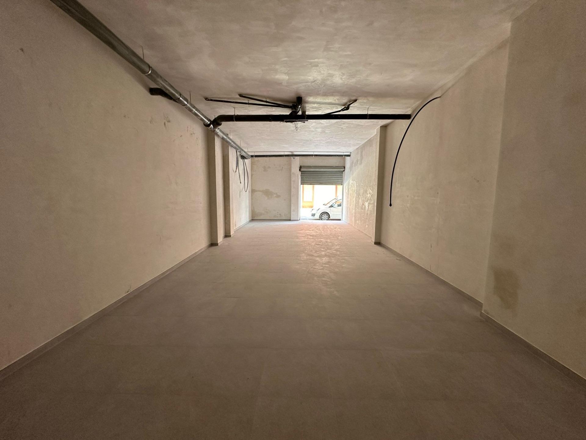 Retail in Alzira for sale Building Photo- Image 1 of 5