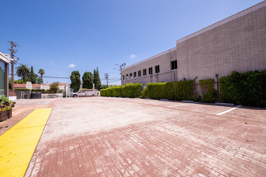 8925 W Olympic Blvd, Beverly Hills, CA for sale - Building Photo - Image 3 of 31