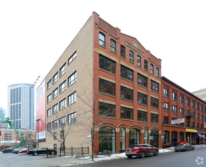 371 W Ontario St, Chicago, IL for lease - Building Photo - Image 3 of 7