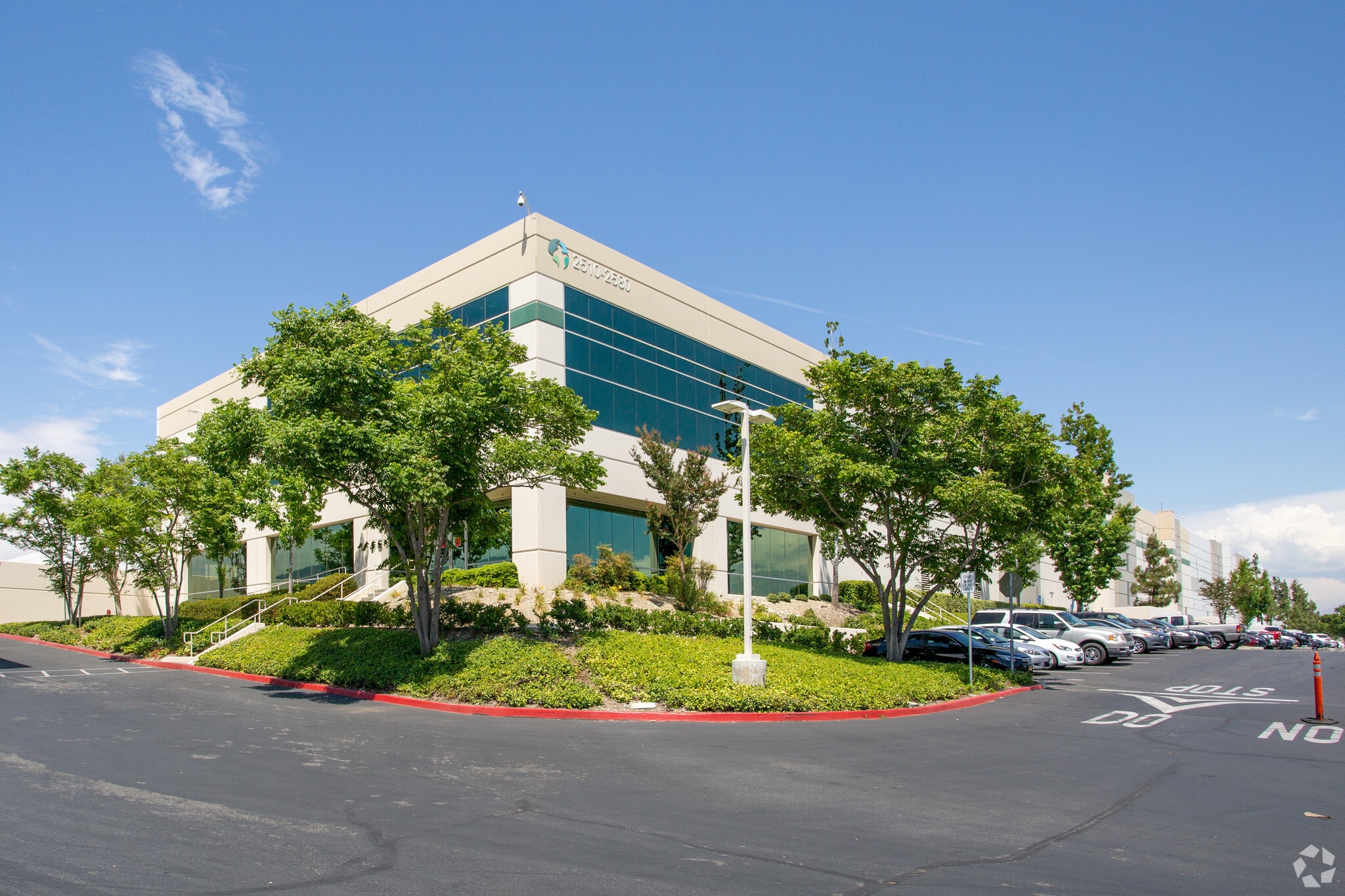 2510-2580 W Walnut Ave, Rialto, CA for lease Primary Photo- Image 1 of 7