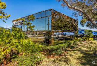 Lindell Bayside Business Park - Call Center