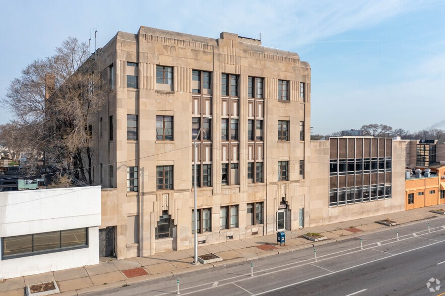 1959 E Jefferson Ave, Detroit, MI for sale - Building Photo - Image 1 of 11