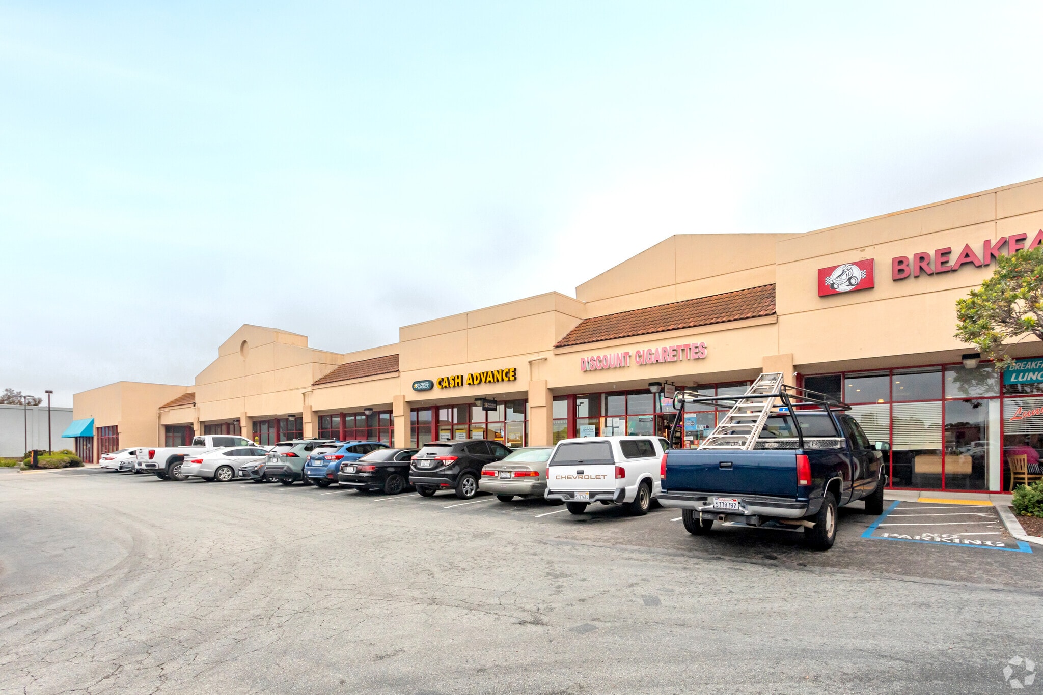 1130 Fremont Blvd, Seaside, CA for lease Building Photo- Image 1 of 18