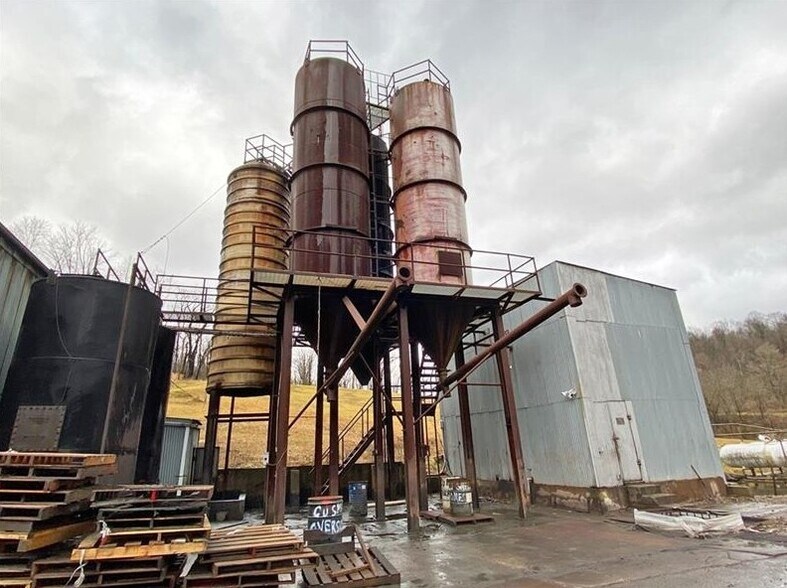 169 Laidleys Run Rd, West Alexander, PA for sale - Primary Photo - Image 1 of 1