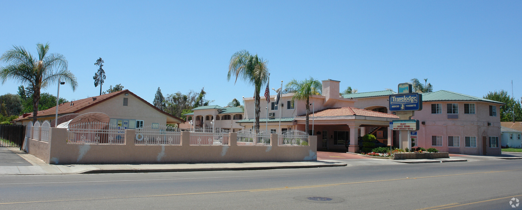 1260 Yosemite Pky, Merced, CA for sale Primary Photo- Image 1 of 1