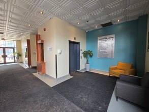 9825 Boul De L'acadie, Montréal, QC for lease Lobby- Image 2 of 7