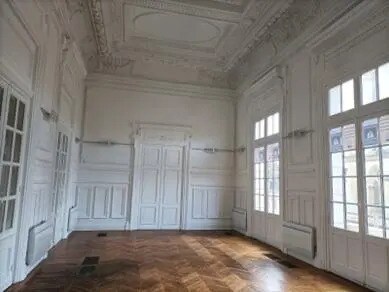 Office in Amiens for lease - Interior Photo - Image 3 of 3