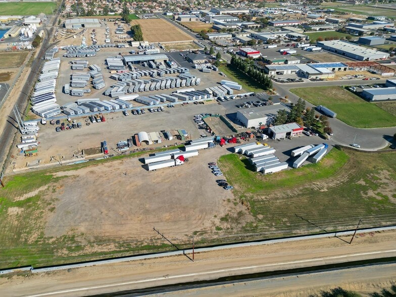 4475 Farm Supply Dr, Ceres, CA for sale - Building Photo - Image 2 of 14